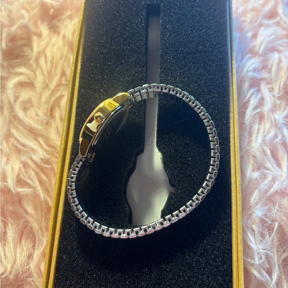 VAVC Elegant Silver and Gold Watch New in Box - Picture 2 of 4